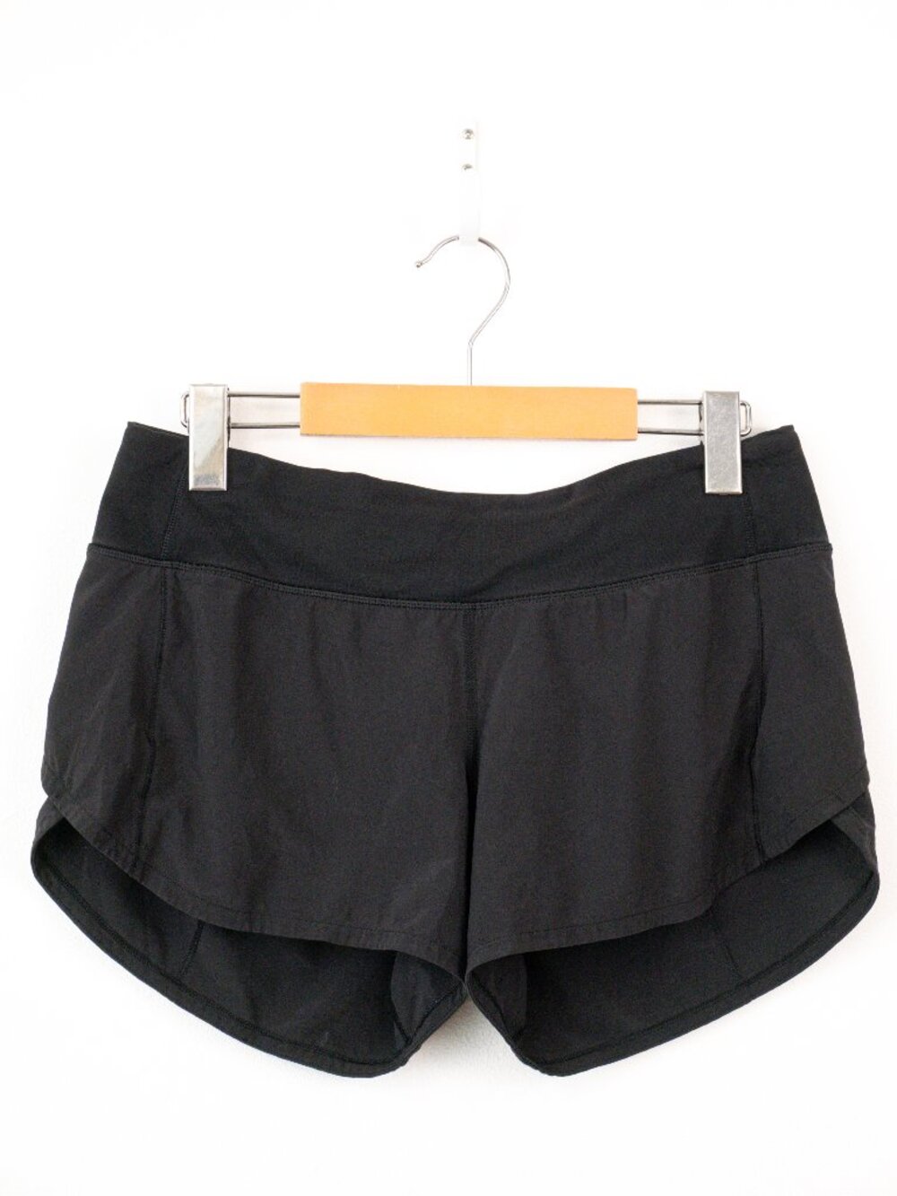 Lululemon athletic running shorts Black Size 6